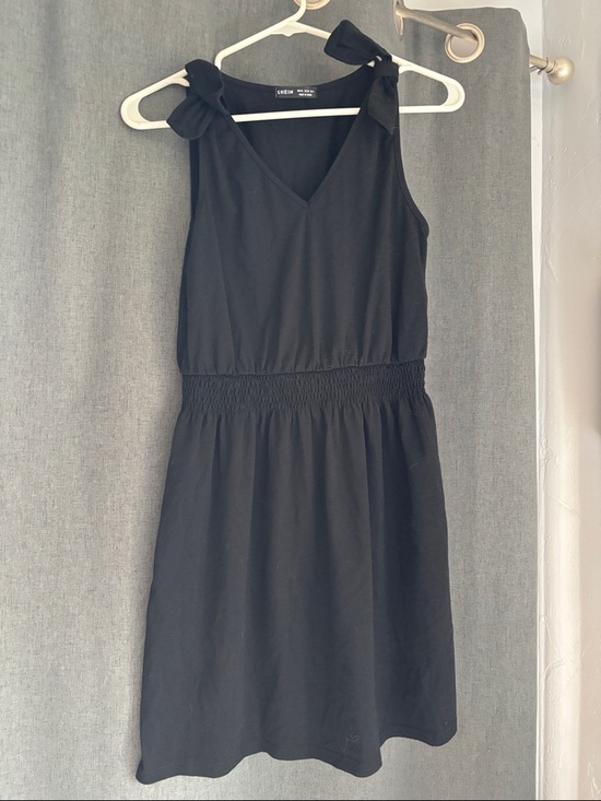 SHEIN Dresses & Skirts - SHEIN Black V-Neck Tie-Shoulder Smocked Waist Mini Dress